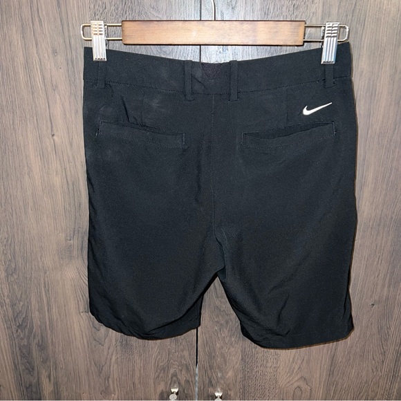 Woman’s Nike Golf Shorts - Picture 5 of 7